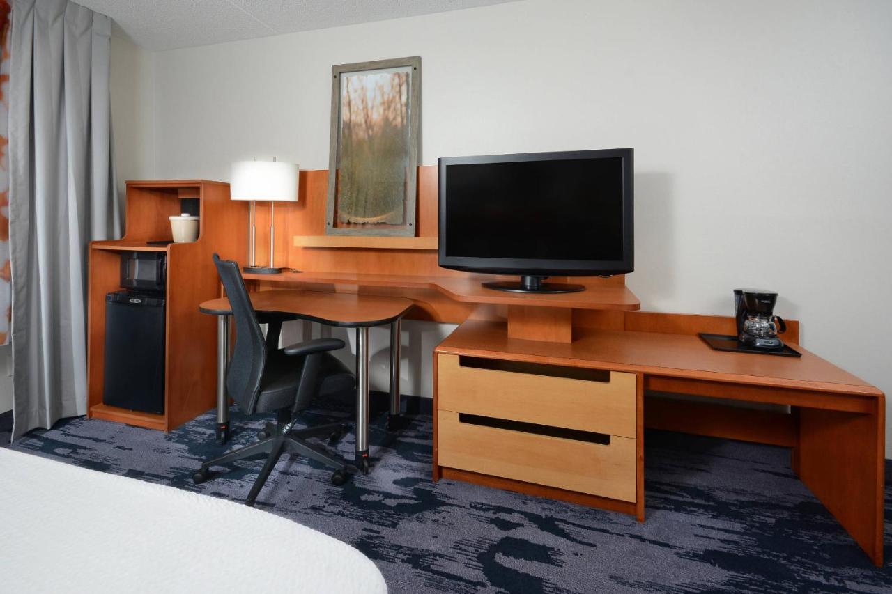 Fairfield Inn & Suites By Marriott Charlottesville North Exterior photo